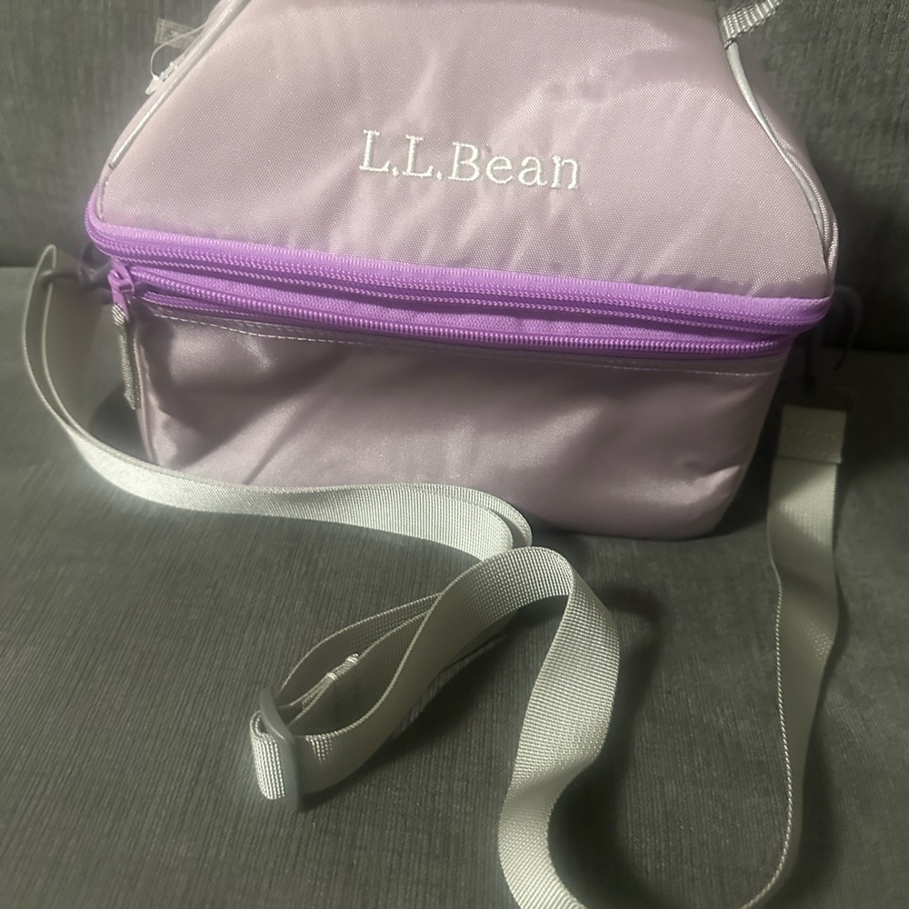 L.L.Bean lunch box for girls with space for food, utensils and drinks